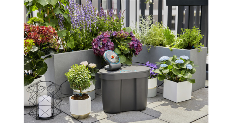 Solution d'arrosage automatique solaire AquaBloom avec réserve d'eau