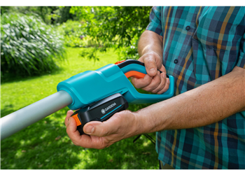 Taille -haies sur perche THS42-18V P4A avec batterie